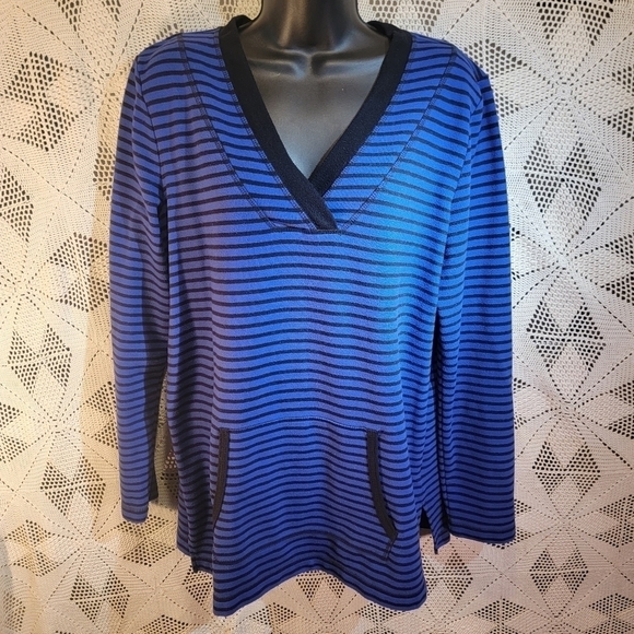 Liz Claiborne XL Long sleeve sweatshirt with front pockets. Black and blue - Picture 1 of 14